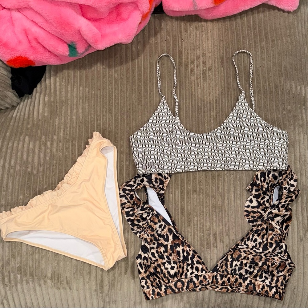 Missguided Bathingsuit Bundle- Women’s US Size 10 & 12 - Picture 4 of 9